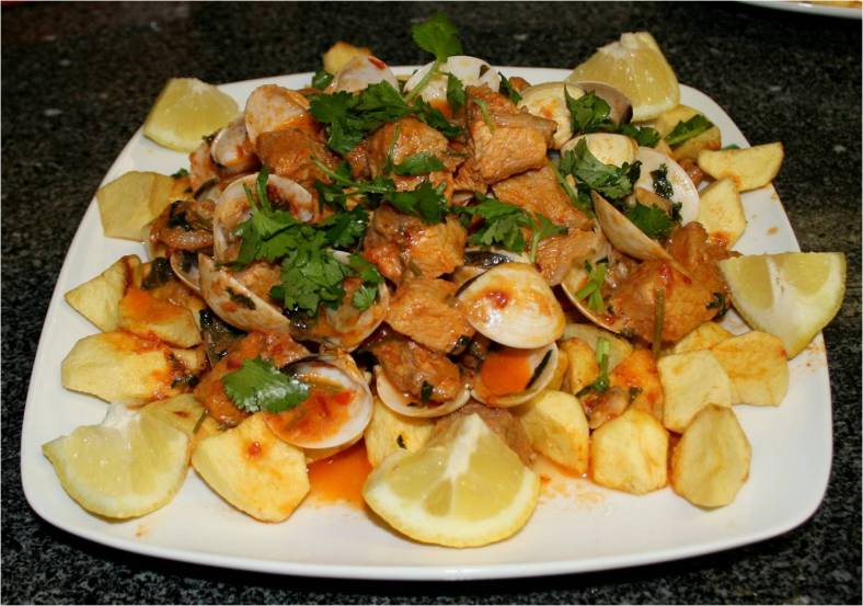 Carne de Porco à Alentejana